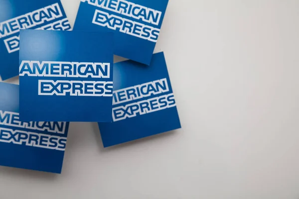 LONDRES, Reino Unido - 15 de enero de 2020: logotipo de la marca American Express impreso en papel —  Fotos de Stock