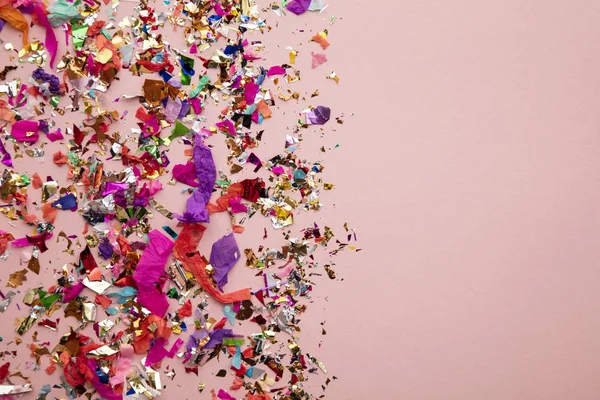 Jasne kolorowe party musujące strona confetti tle — Zdjęcie stockowe
