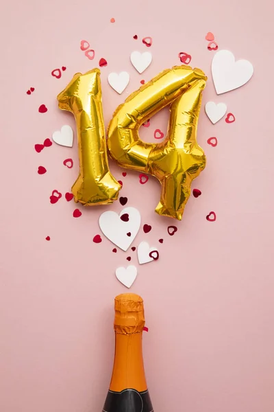 Valentijnsdag 14 februari champagne pop — Stockfoto