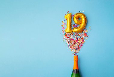 19. yıldönümü şampanya şişesi patlaması.