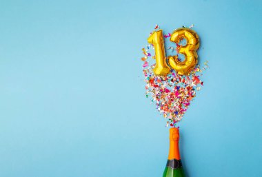 13. yıldönümü şampanya şişesi patlaması.