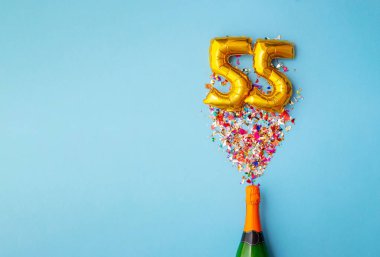 55. yıldönümü şampanya şişesi.