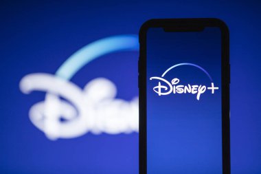 LONDON, İngiltere - 17 Nisan 2020: Disney + akıllı telefondan yayın servis logosu