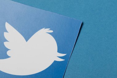 OXFORD, İngiltere - JAN 7 2017: Twitter sosyal ağ marka logosu kağıda basıldı
