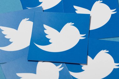 OXFORD, İngiltere - JAN 7 2017: Twitter sosyal ağ marka logosu kağıda basıldı