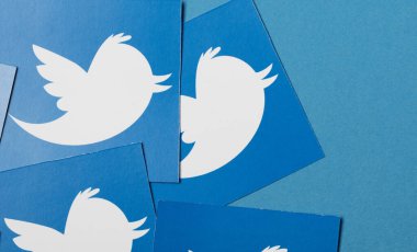 OXFORD, İngiltere - JAN 7 2017: Twitter sosyal ağ marka logosu kağıda basıldı