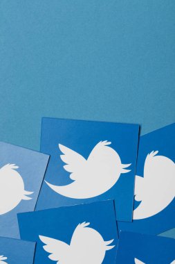 OXFORD, İngiltere - JAN 7 2017: Twitter sosyal ağ marka logosu kağıda basıldı