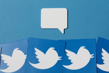 OXFORD, İngiltere - JAN 7 2017: Boş konuşma balonlu Twitter sosyal ağ logosu