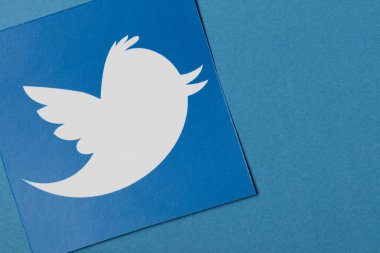 OXFORD, İngiltere - JAN 7 2017: Twitter sosyal ağ marka logosu kağıda basıldı