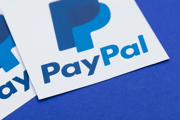 OXFORD, Велика Британія - JAN 31 2017: Paypal грошова пересадка компанії логотип друкований на папері — стокове фото