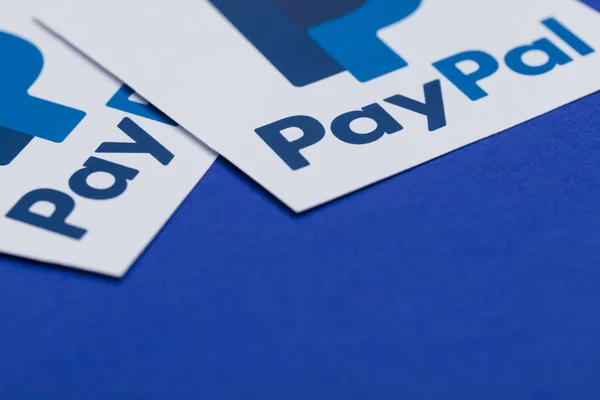 OXFORD, Reino Unido - JAN 31 2017: logotipo da empresa de transferência de dinheiro Paypal impresso em papel — Fotografia de Stock