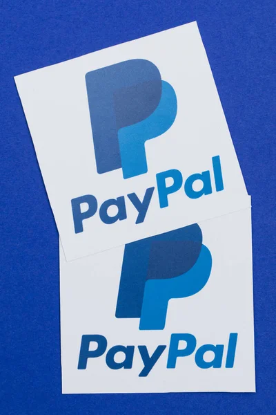OXFORD, Reino Unido - 31 ENE 2017: Paypal money transfer company logo impreso en papel —  Fotos de Stock