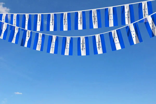 Honduras flagga festliga bunting hängande mot en blå himmel. 3D-Render — Stockfoto