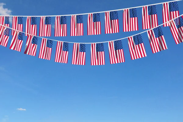 USA vlag feestelijke gors opknoping tegen een blauwe lucht. 3D Render — Stockfoto