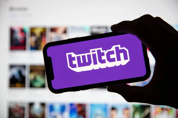 LONDON, UK - April 30 2020: Twitch game live streaming logo on a smartphone — Stock Photo, Image
