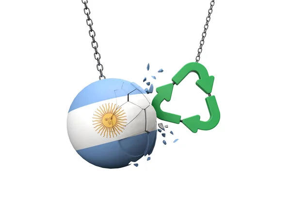 Símbolo de reciclagem verde batendo em uma bola de bandeira da Argentina. Renderização 3D — Fotografia de Stock