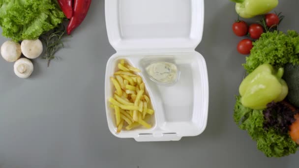 Embalaje Comida Para Llevar Caja Espuma Poliestireno Comida Fresca Con — Vídeo de stock