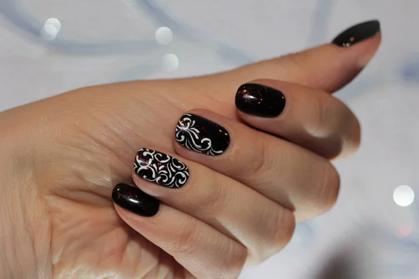 Hermosa manicura de invierno —  Fotos de Stock