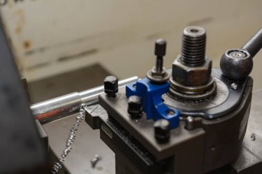 Metal talaşı çalışma - bir Torna üzerinde yakın çekim