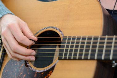 Gitar, el - yakın çekim