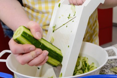 Cook kesim salatalık sebze ekici ile