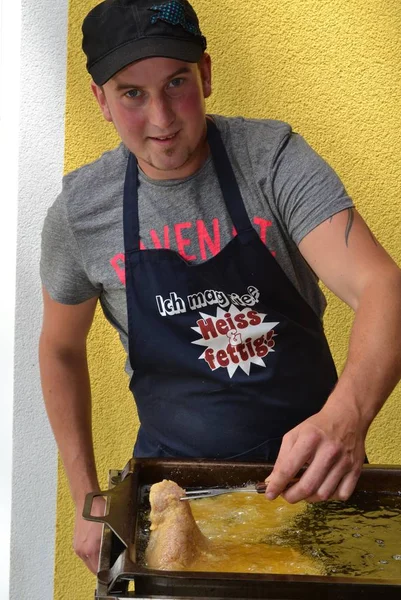 Şnitzel kızartma ile pişirmek