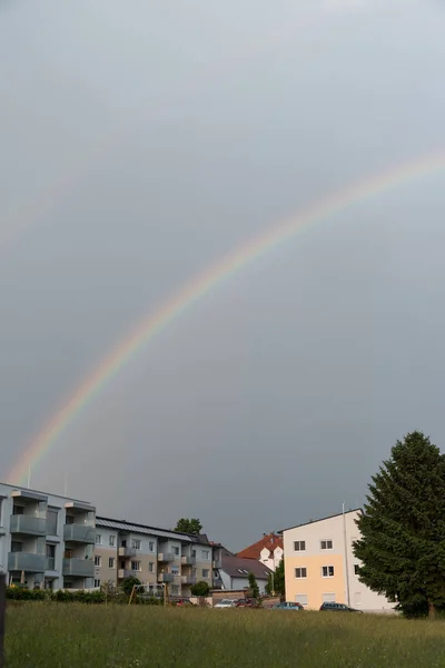 Arco iris en el campo —  Fotos de Stock