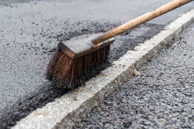 Asfaltlama çalışmaları için süpürme süpürge