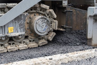 Yol finişer asfaltlama içinde-yakın çekim