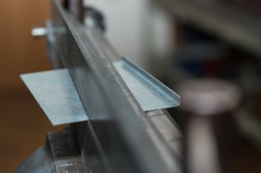 Metal levha katlama - yakın bükme makinesi