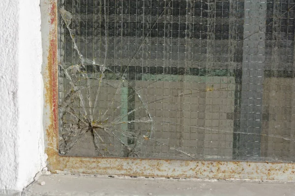 Vidrios rotos - vidrio de ventana — Foto de Stock