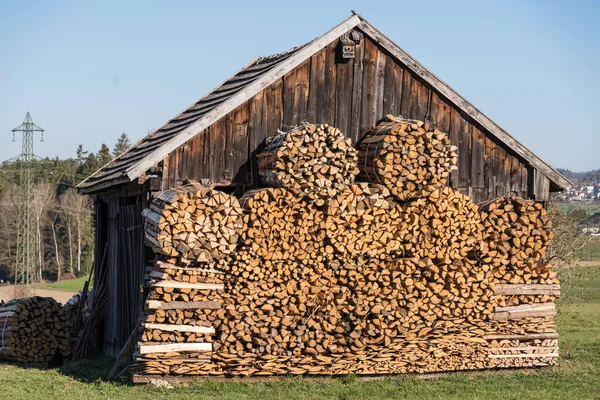 Bois Chauffage Empaqueté Devant Une Vieille Cabane Bois Campagne Maison — Photo