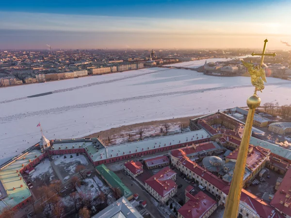 Воздушный Вид Золотой Ангел Крест Петропавловской Крепости Закате Нева Санкт — стоковое фото