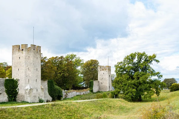 Visby City Wall Keskiaikainen Puolustusmuuri Joka Ympäröi Ruotsin Visbyn Kaupunkia — kuvapankkivalokuva