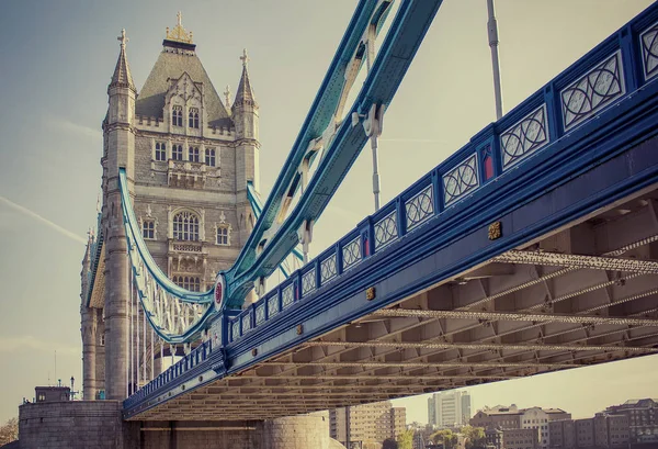 在上午的伦敦塔桥 — 图库照片