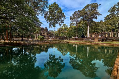 Angkor Wat karmaşık tapınakta Baphuon görünümüdür popüler turistik, Angkor Wat Archaeological Park içinde Siem Reap, Kamboçya UNESCO Dünya Miras Listesi