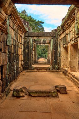 Angkor Wat karmaşık tapınakta Baphuon görünümüdür popüler turistik, Angkor Wat Archaeological Park içinde Siem Reap, Kamboçya UNESCO Dünya Miras Listesi