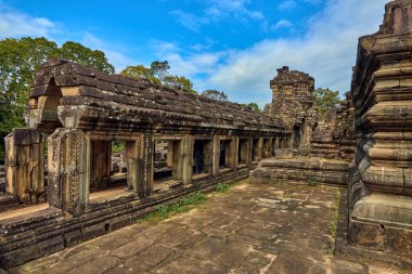 Angkor Wat karmaşık tapınakta Baphuon görünümüdür popüler turistik, Angkor Wat Archaeological Park içinde Siem Reap, Kamboçya UNESCO Dünya Miras Listesi