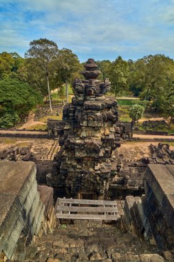 Angkor Wat karmaşık tapınakta Baphuon görünümüdür popüler turistik, Angkor Wat Archaeological Park içinde Siem Reap, Kamboçya UNESCO Dünya Miras Listesi