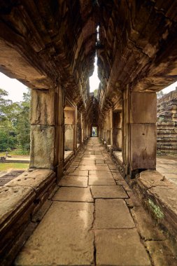 Angkor Wat karmaşık tapınakta Baphuon görünümüdür popüler turistik, Angkor Wat Archaeological Park içinde Siem Reap, Kamboçya UNESCO Dünya Miras Listesi