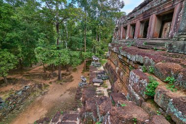 Angkor Thom kompleksindeki Prasat Phimeanakas tapınağı, Siem Reap 'teki Angkor Wat Arkeoloji Parkı, Kamboçya Unesco Dünya Mirası Alanı