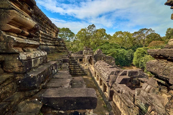 Utsikt Över Baphuon Templet Angkor Wat Komplexa Populär Turistattraktion Angkor — Stockfoto