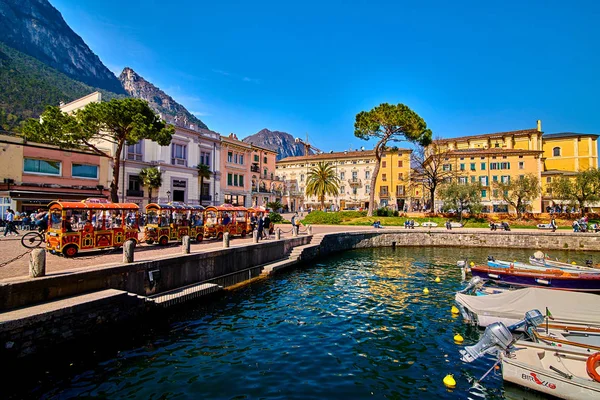 Riva Del Garda Lago Garda Italy Березня 2019 Туристи Які — стокове фото