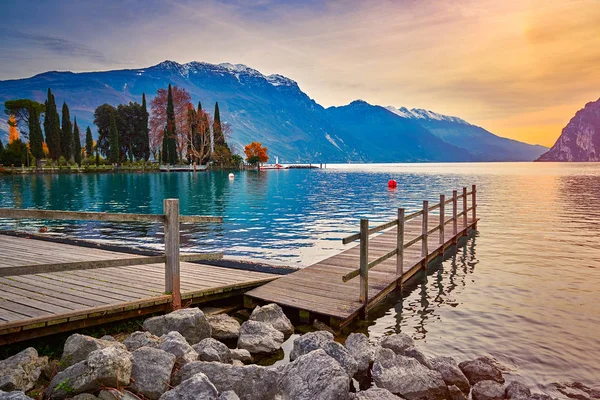 Beautiful and colorful autumn in Riva del Garda, Garda lake surr — Stock Photo, Image