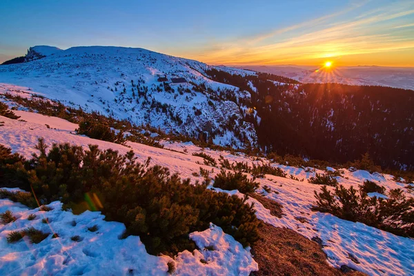 シーフラウ山脈国立公園からの空中景観冬の日没 シーフラウ山脈の日没 — ストック写真