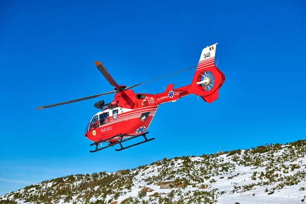 Ceaahlau Romania February 2019 Smurd Helicopter Mission Top Ceahlau Mountains 图库照片