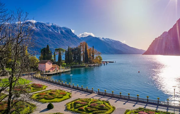 Gyönyörű Színes Ősz Riva Del Garda Panoráma Gyönyörű Garda Körül — Stock Fotó