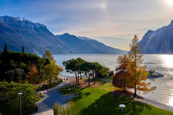 Panoramautsikt Över Den Vackra Gardasjön Riva Del Garda Stad Och — Stockfoto