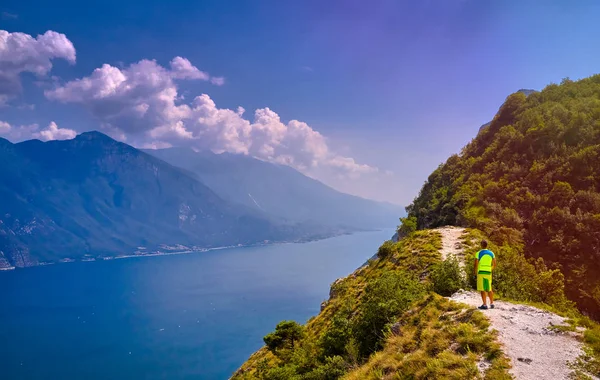 Vista Panorámica Del Hermoso Lago Garda Ciudad Riva Del Garda — Foto de Stock