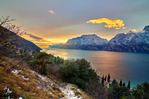 Wunderschönes Panorama Des Gardasees Winter Bei Untergang Gardasee Umgeben Von — Stockfoto